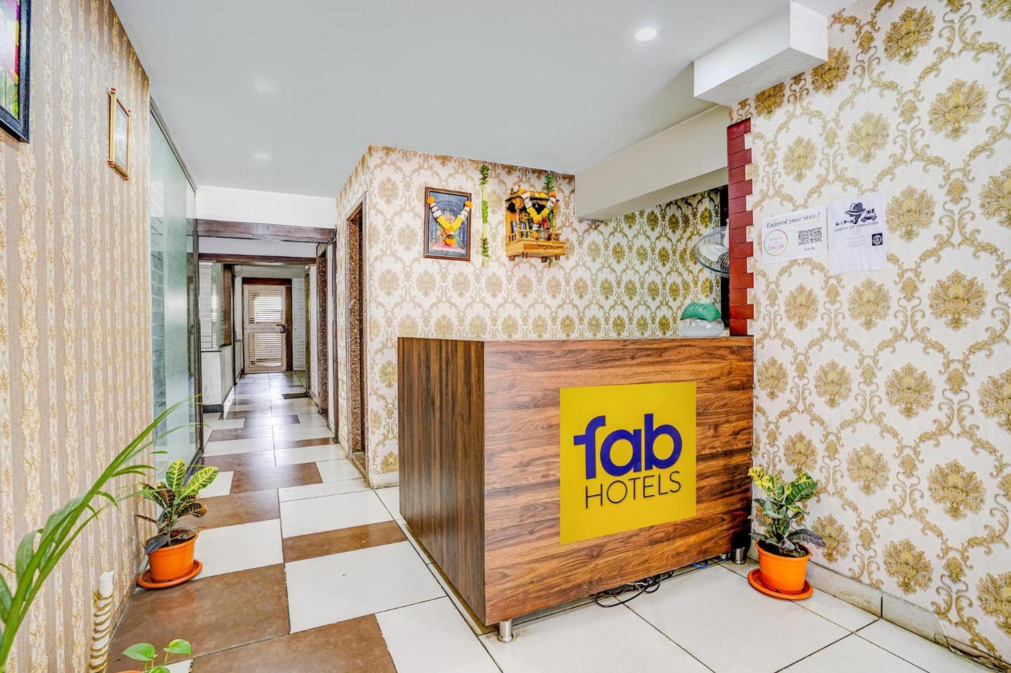 Hotel Gargi Deluxe 浦那 外观 照片