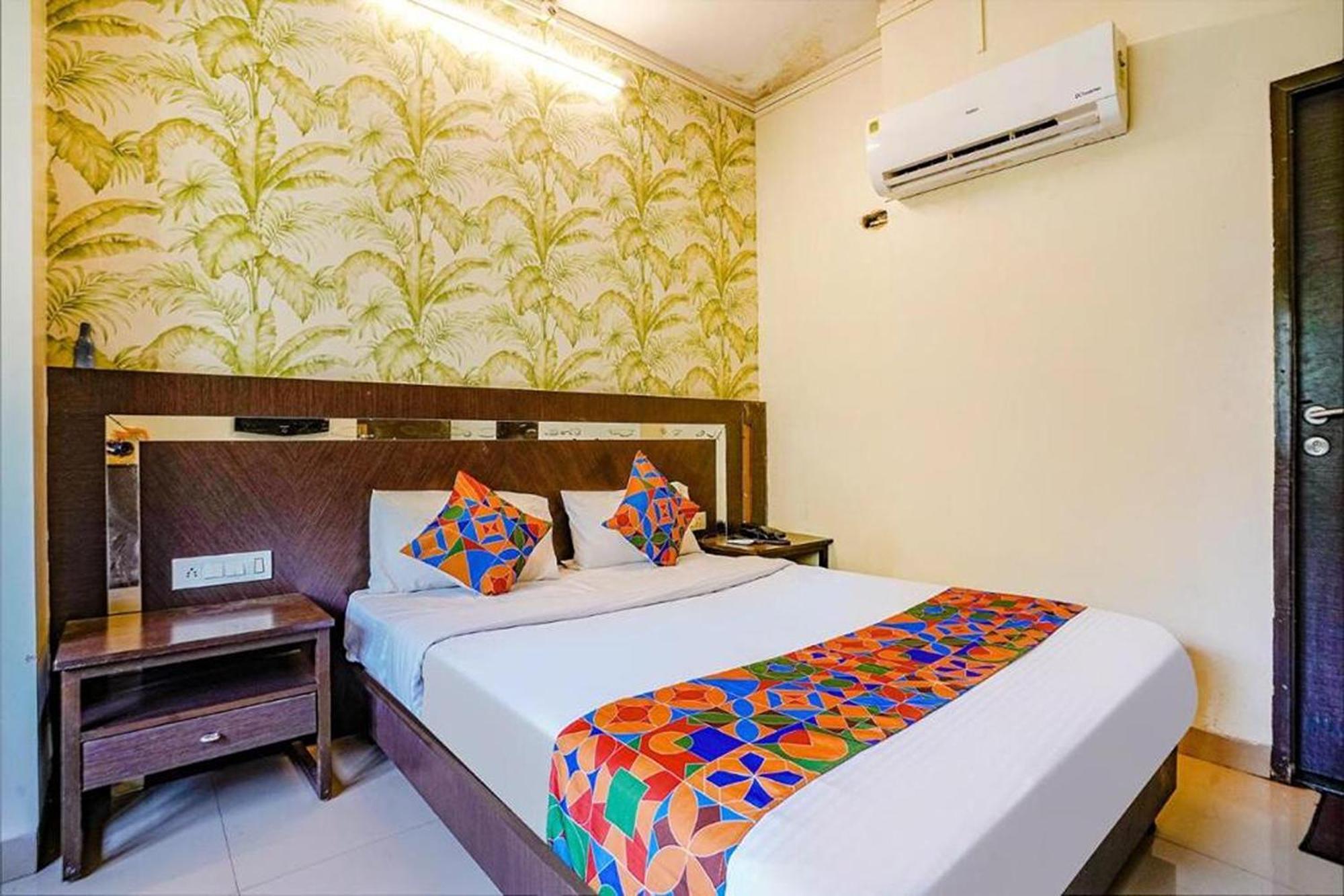 Hotel Gargi Deluxe 浦那 外观 照片