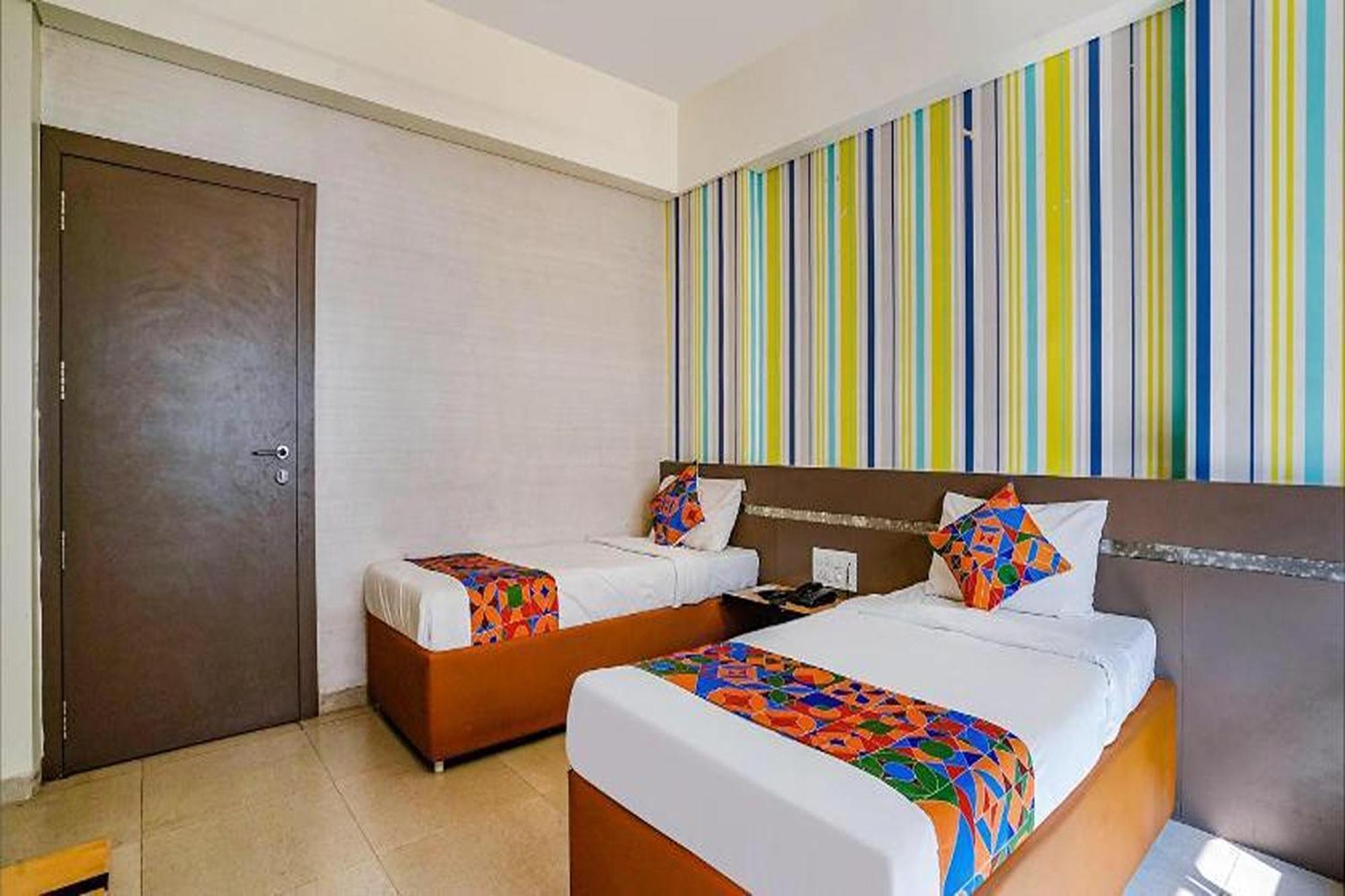 Hotel Gargi Deluxe 浦那 外观 照片
